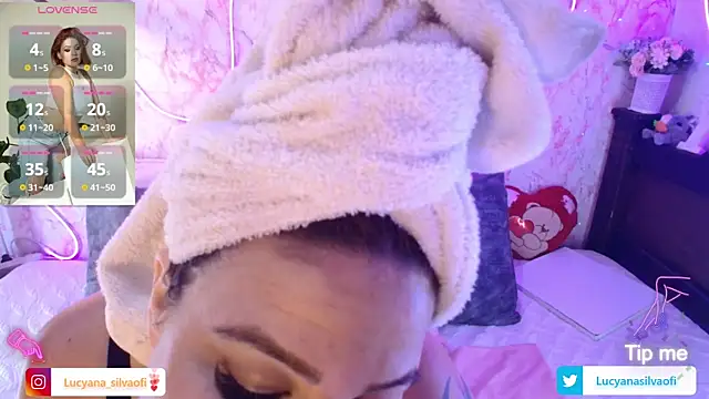 LucyanaSilva online show from October 15, 2025, 2:03 pm