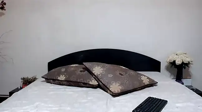 Snapshot of EveeRose chatting on December 29, 2024, 6:35 am EveeRose online show from December 29, 2024, 6:35 am