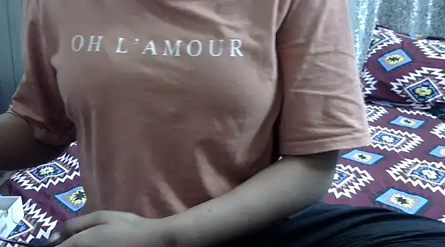 hot  surbhi online show from February 25, 2025, 2:48 pm