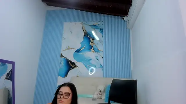 Snapshot of Danniela18_ chatting on March 19, 2025, 4:02 pm Danniela18 online show from March 19, 2025, 4:02 pm
