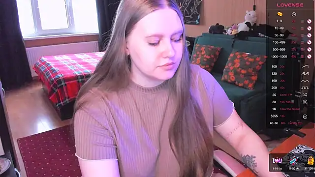 Alice Dreamgirl  online show from January 13, 2026, 11:58 am