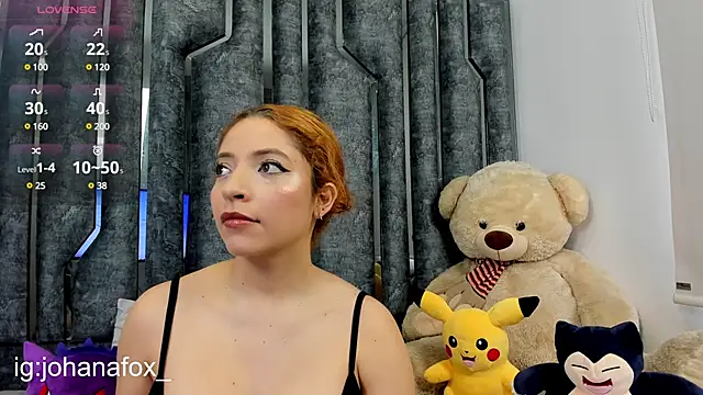 Snapshot of johanafox_ chatting on December 18, 2024, 5:42 pm johanafox online show from December 18, 2024, 5:42 pm