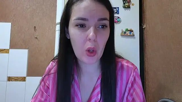 Snapshot of Lissabel chatting on February 17, 2025, 9:43 pm Lissabel online show from February 17, 2025, 9:43 pm