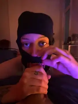 littlewitchxoxo online show from February 22, 2025, 3:58 pm