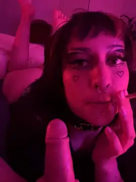 littlewitchxoxo online show from February 25, 2025, 8:32 pm