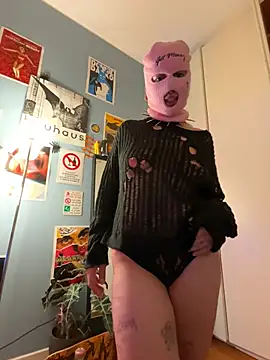 littlewitchxoxo online show from February 19, 2025, 7:59 pm