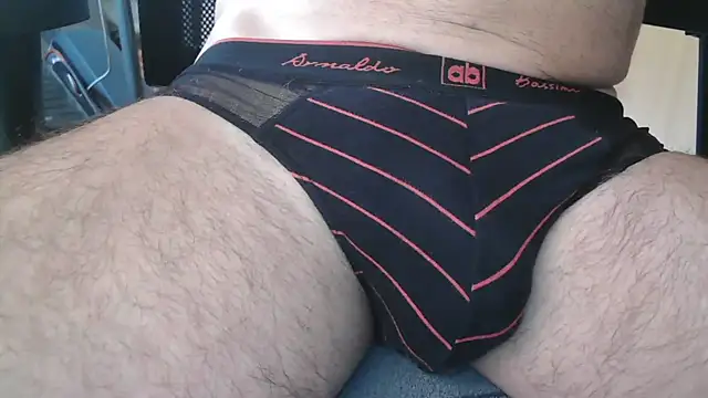 Snapshot of cs1512 chatting on November 5, 2025, 9:45 am cs1512 online show from November 5, 2025, 9:45 am