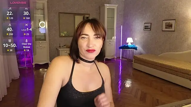 Snapshot of AnneHaddaway chatting on October 5, 2025, 7:59 pm AnneHaddaway online show from October 5, 2025, 7:59 pm