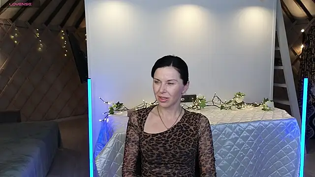 LinaJoy online show from May 29, 2026, 9:32 pm