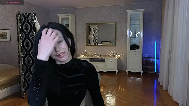 LinaJoy online show from April 7, 2026, 7:15 pm