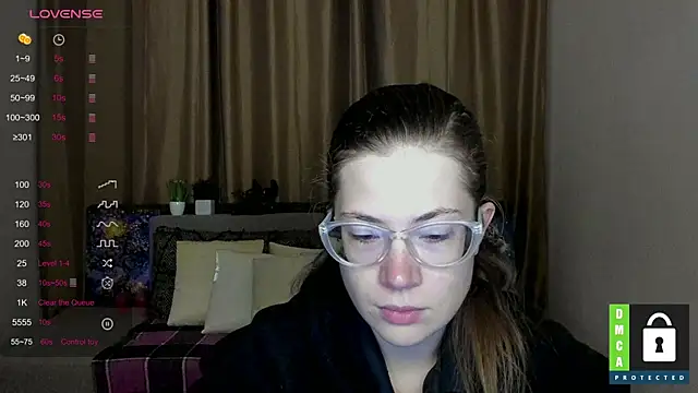 Snapshot of Alicia_redfollow chatting on October 1, 2025, 11:25 am Alicia redfollow online show from October 1, 2025, 11:25 am