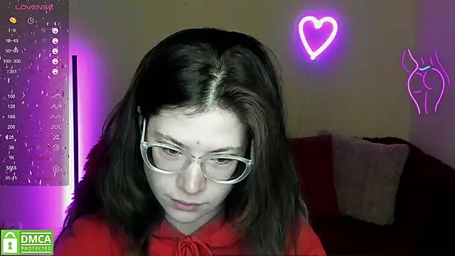 Snapshot of Alicia_redfollow chatting on March 8, 2025, 6:32 am Alicia redfollow online show from March 8, 2025, 6:32 am
