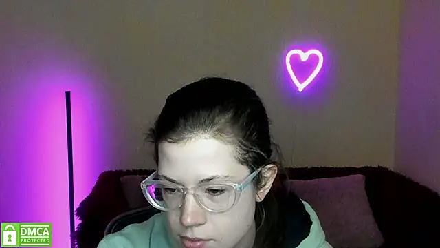 Snapshot of Alicia_redfollow chatting on March 1, 2025, 6:35 am Alicia redfollow online show from March 1, 2025, 6:35 am