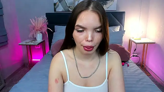 Curvy Dynamite  online show from October 17, 2025, 1:09 am