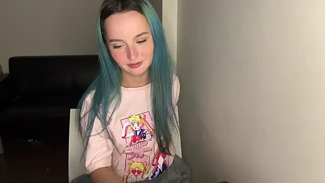 bumble bee online show from March 10, 2025, 2:05 pm