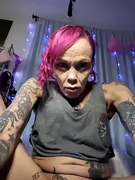 Snapshot of MommyMisfit chatting on April 11, 2026, 1:26 pm MommyMisfit online show from April 11, 2026, 1:26 pm