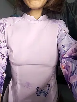 Snapshot of Lucy_limon chatting on April 6, 2026, 8:54 pm Lucy limon online show from April 6, 2026, 8:54 pm