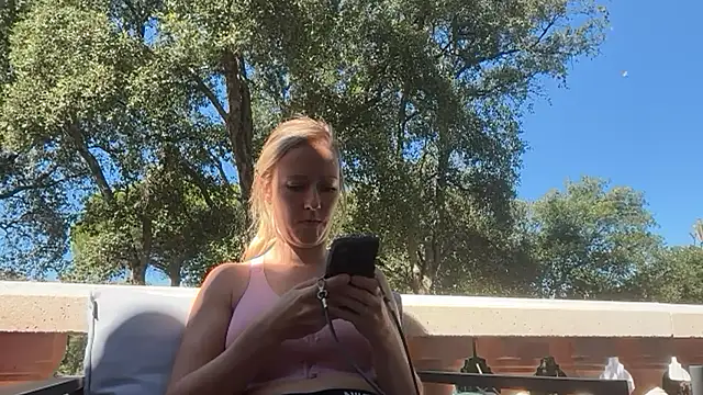 Snapshot of Emmy_frenchie chatting on September 23, 2025, 10:33 am Emmy frenchie online show from September 23, 2025, 10:33 am