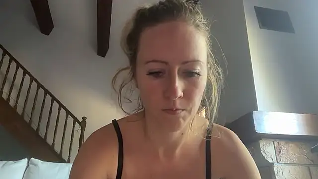 Snapshot of Emmy_frenchie chatting on January 8, 2026, 10:43 am Emmy frenchie online show from January 8, 2026, 10:43 am