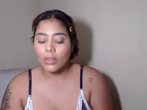 Snapshot of sexystrip02 chatting on June 3, 2026, 8:35 pm sexystrip02 online show from June 3, 2026, 8:35 pm