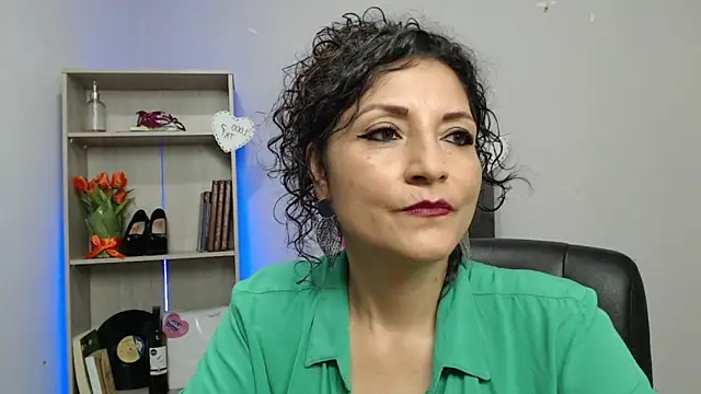 Snapshot of arianna_ros3 chatting on March 12, 2025, 4:56 pm arianna ros3 online show from March 12, 2025, 4:56 pm