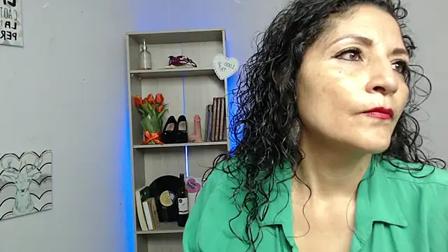 Snapshot of arianna_ros3 chatting on March 12, 2025, 1:51 pm arianna ros3 online show from March 12, 2025, 1:51 pm