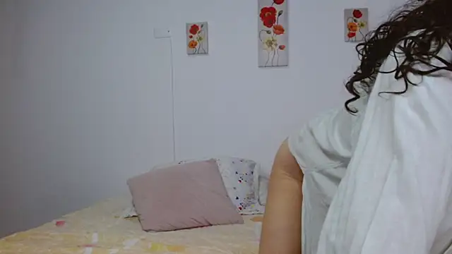 arianna ros3 online show from July 12, 2026, 2:23 am