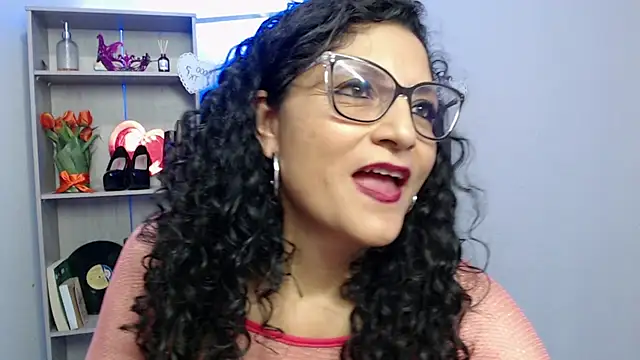 Snapshot of arianna_ros3 chatting on March 16, 2025, 6:23 pm arianna ros3 online show from March 16, 2025, 6:23 pm