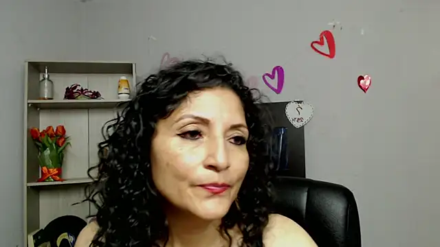 Snapshot of arianna_ros3 chatting on March 7, 2025, 6:11 pm arianna ros3 online show from March 7, 2025, 6:11 pm