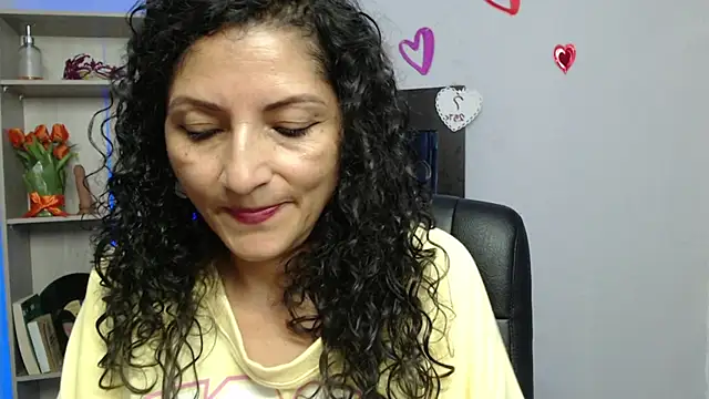 Snapshot of arianna_ros3 chatting on March 2, 2025, 6:24 pm arianna ros3 online show from March 2, 2025, 6:24 pm