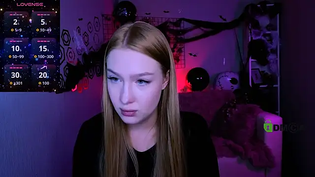 playful sophie online show from October 22, 2025, 1:32 pm