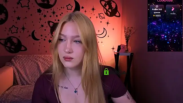 playful sophie online show from May 7, 2026, 7:28 pm