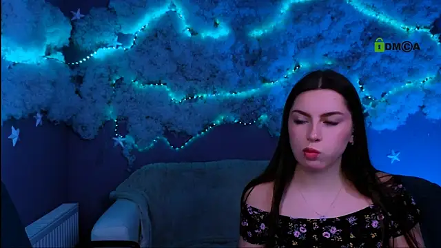 playful sophie online show from April 22, 2026, 7:31 pm