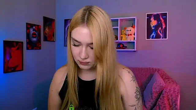 playful sophie online show from May 16, 2026, 7:13 pm