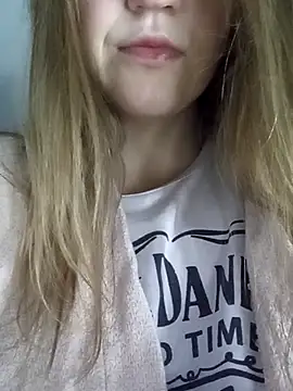 Snapshot of KattyLuuu chatting on March 29, 2026, 9:16 pm KattyLuuu online show from March 29, 2026, 9:16 pm