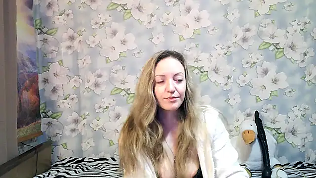 KattyLuuu online show from October 10, 2025, 8:31 pm