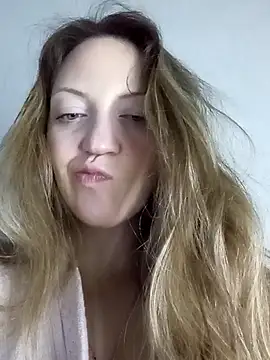 Snapshot of KattyLuuu chatting on March 25, 2026, 9:03 pm KattyLuuu online show from March 25, 2026, 9:03 pm