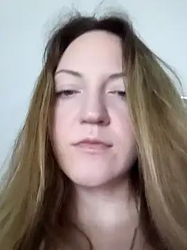 Snapshot of KattyLuuu chatting on April 15, 2026, 7:58 pm KattyLuuu online show from April 15, 2026, 7:58 pm