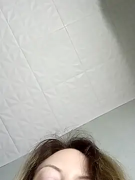 Snapshot of KattyLuuu chatting on April 9, 2026, 9:32 pm KattyLuuu online show from April 9, 2026, 9:32 pm