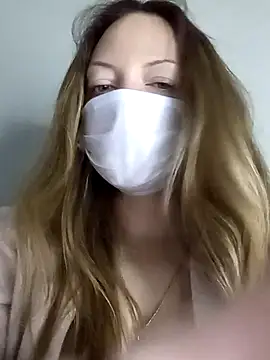 Snapshot of KattyLuuu chatting on April 11, 2026, 3:47 am KattyLuuu online show from April 11, 2026, 3:47 am