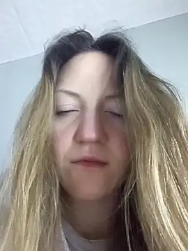 Snapshot of KattyLuuu chatting on March 29, 2026, 5:53 am KattyLuuu online show from March 29, 2026, 5:53 am