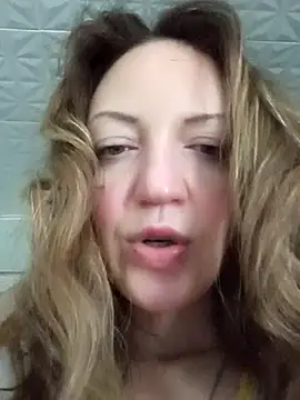 Snapshot of KattyLuuu chatting on April 2, 2026, 9:49 am KattyLuuu online show from April 2, 2026, 9:49 am