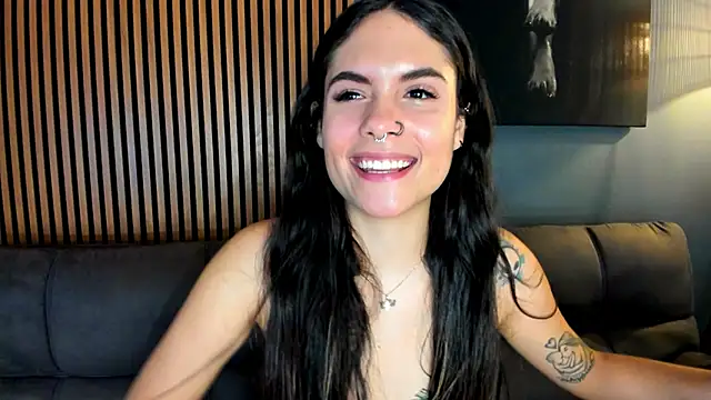 Snapshot of Gaby_Ferrer chatting on October 16, 2025, 1:41 pm Gaby Ferrer online show from October 16, 2025, 1:41 pm