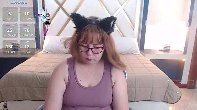 chloe prg online show from December 1, 2025, 1:23 pm