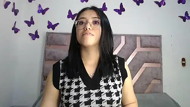 Snapshot of Anny_Fox- chatting on July 29, 2026, 5:17 am Anny Fox- online show from July 29, 2026, 5:17 am