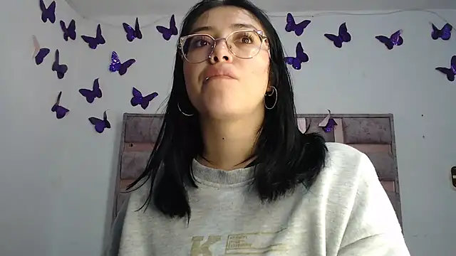 Snapshot of Anny_Fox- chatting on June 19, 2026, 3:01 am Anny Fox- online show from June 19, 2026, 3:01 am