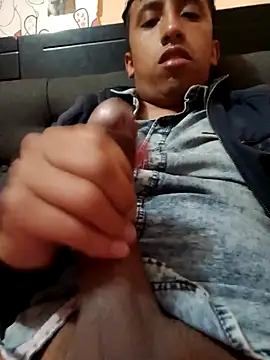 Alex-col online show from April 22, 2026, 8:48 pm