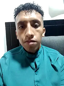 Snapshot of Alex-col chatting on December 22, 2024, 12:07 am Alex-col online show from December 22, 2024, 12:07 am