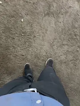 Snapshot of Hillz_king_98 chatting on December 18, 2024, 1:37 am Hillz king 98 online show from December 18, 2024, 1:37 am