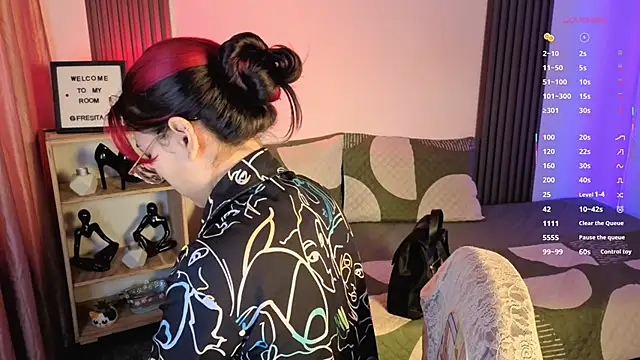 Snapshot of Fresita_Rosita chatting on October 1, 2025, 12:53 pm Fresita Rosita online show from October 1, 2025, 12:53 pm
